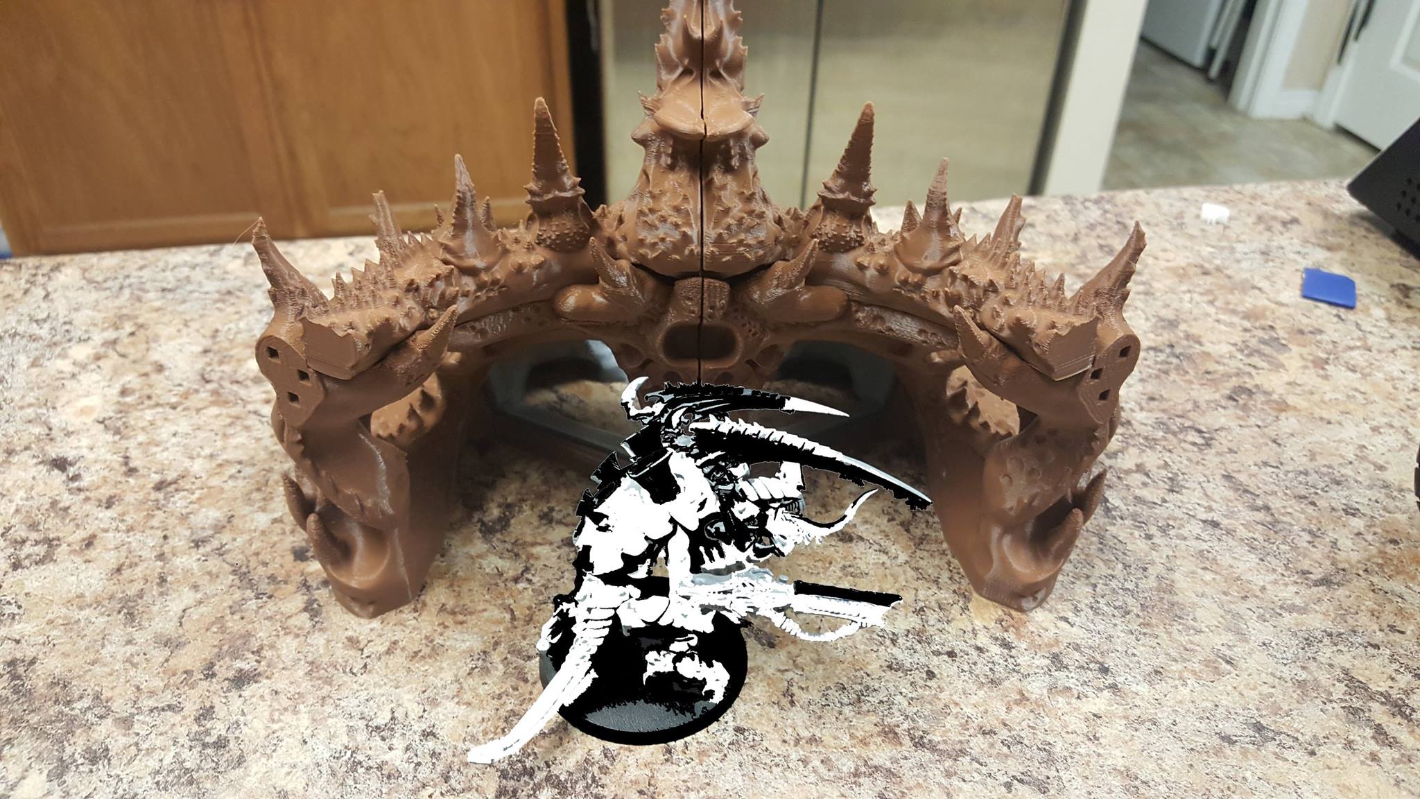 Thorn Hive Mega Maw - 2 with Tyranid for scale